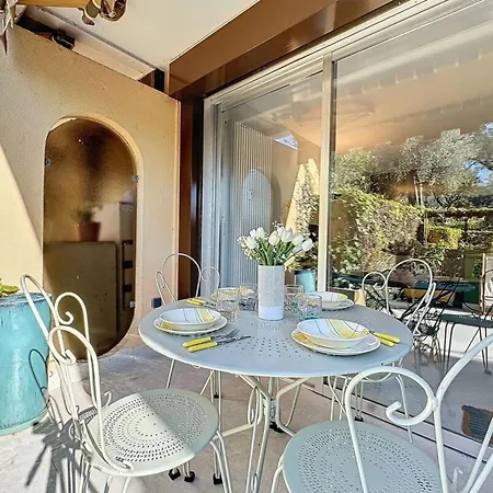 Magnificent - Renovated In A Luxury - Swimming Pool